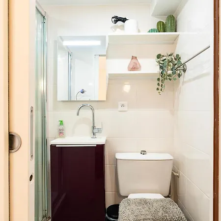 - Moderne - Netflix & Wifi * Paris